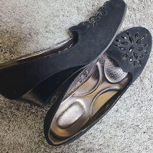 Avon bejeweled velvet heels size 8